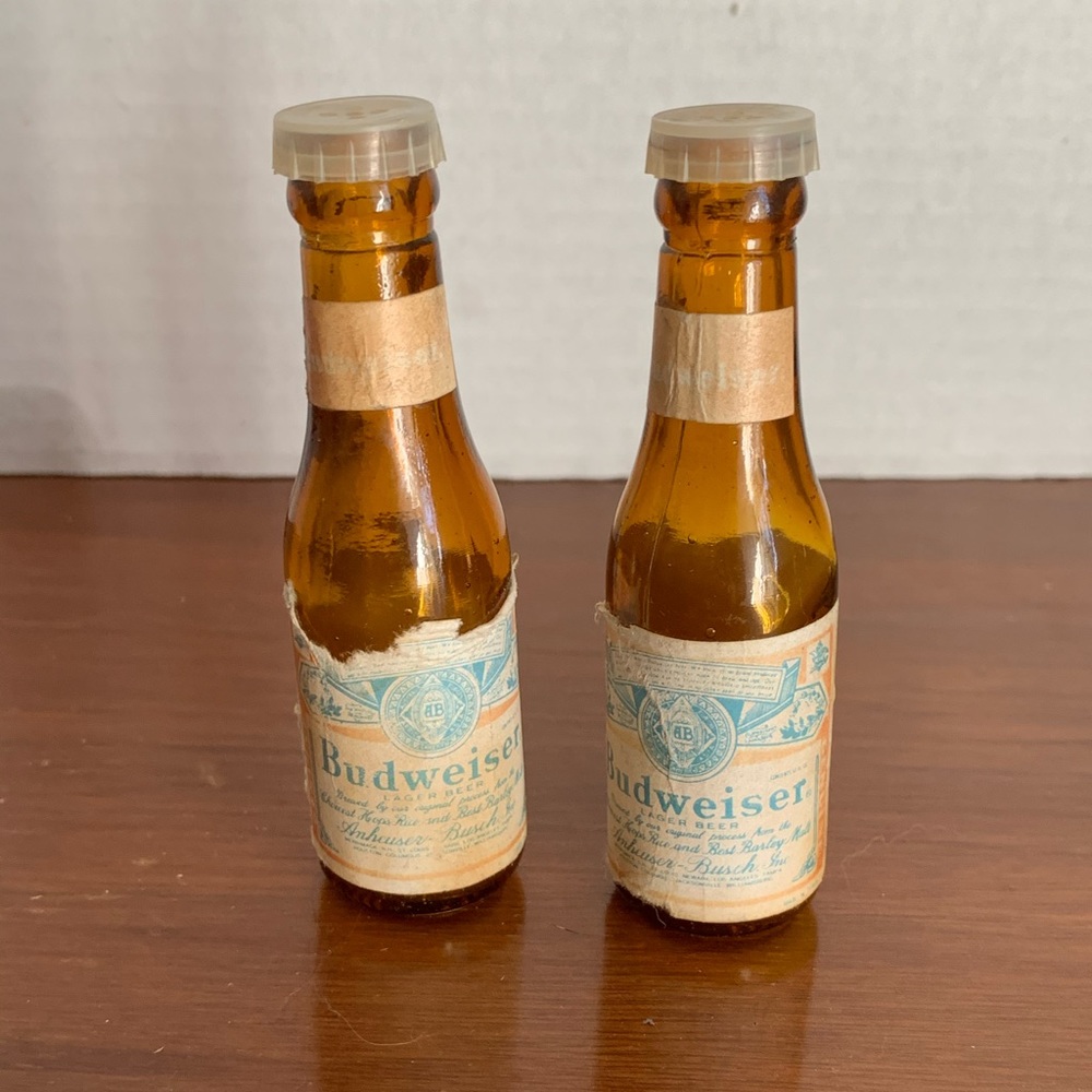 Budweiser Salt & Pepper set